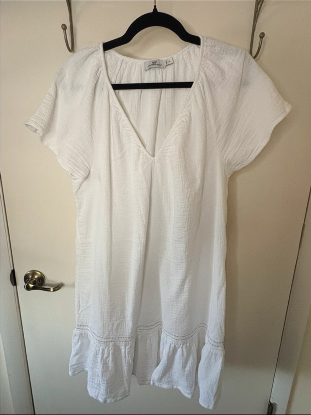 Vineyard Vines White V-Neck Ruffle Hem Beach Tunic